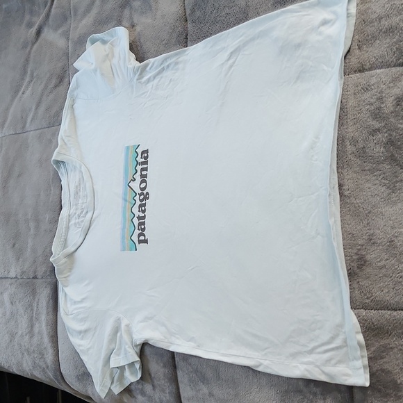 Patagonia Short Sleeve TShirt - Picture 1 of 4